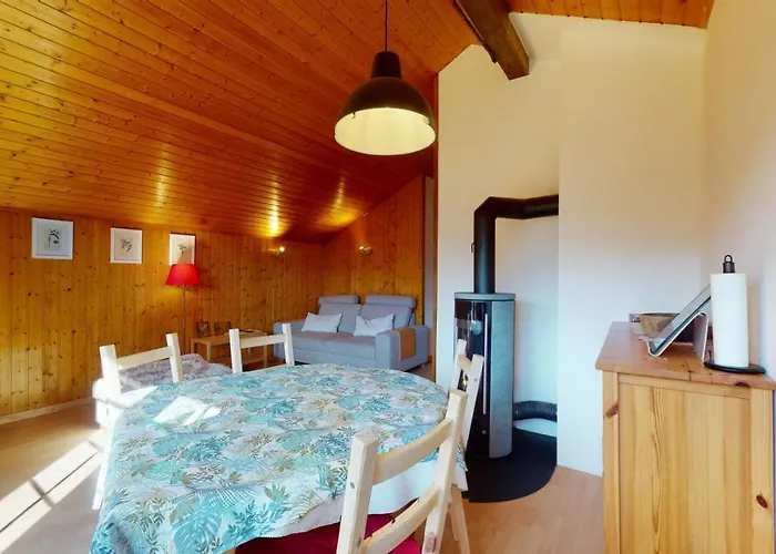 Beautiful For 4 People With A Splendid View Of Les Dents Du Midi Апартаменты Шампуссин