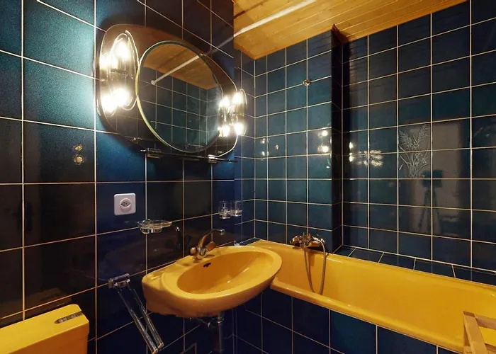 Beautiful For 4 People With A Splendid View Of Les Dents Du Midi Шампуссин